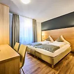Hotel & Roehrl 3*