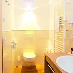 & Roehrl Hotel