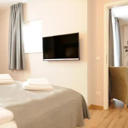 Hotel & Roehrl 3*