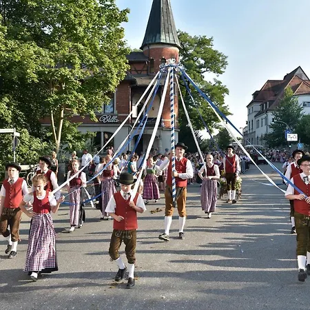 & Roehrl 3*