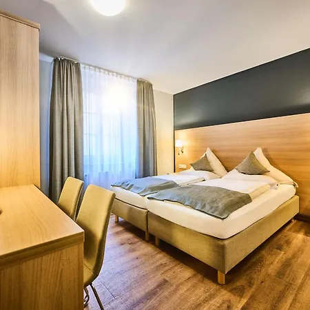 Hotell & Roehrl 3*