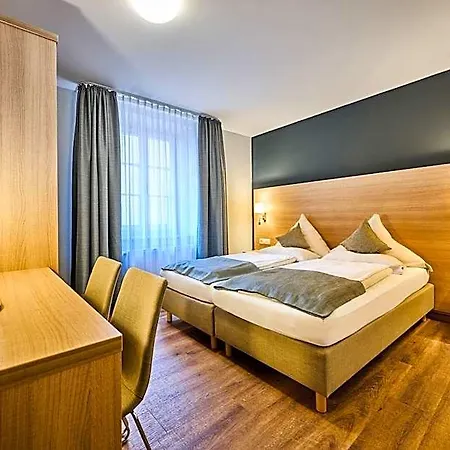Hotell & Roehrl