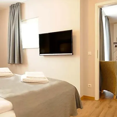 & Roehrl Hotell