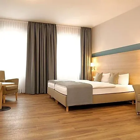 & Roehrl Hotell 3*