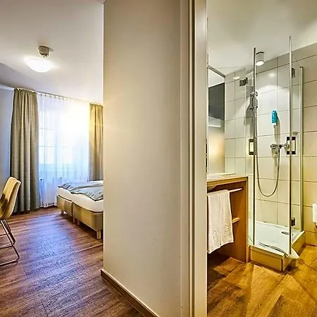 Hotell & Roehrl