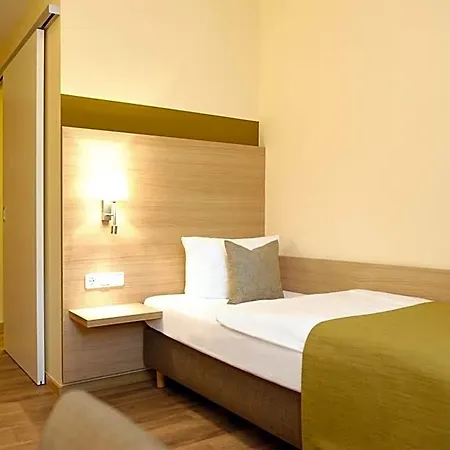 & Roehrl Hotell Straubing
