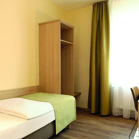 & Roehrl Hotell Straubing