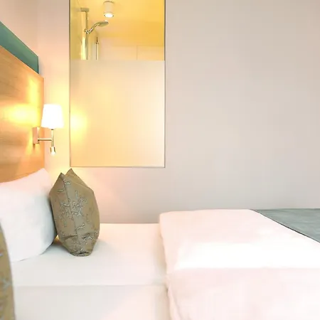Hotel & Roehrl