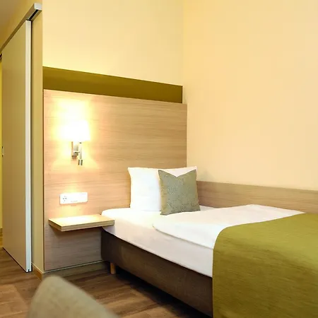 & Roehrl Hotell 3*